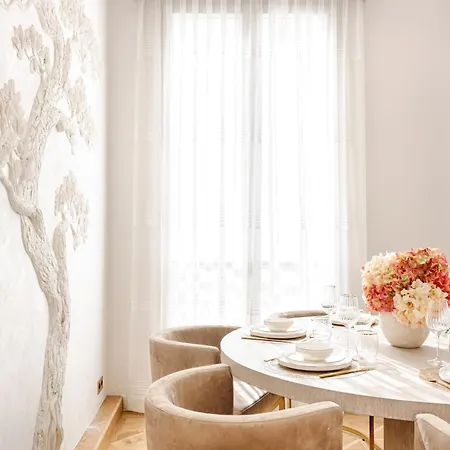 Artistique De Luxe 3 Sur Champs Elysee * Paris