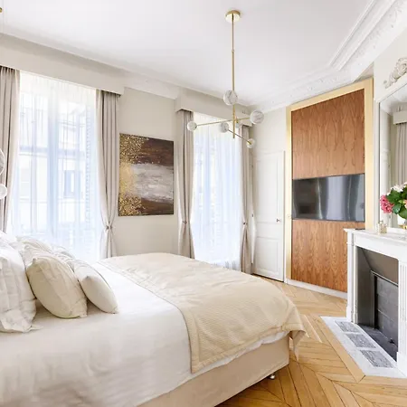 Artistic Luxury 3-bedroom - Champs-elysees Apartment Paris