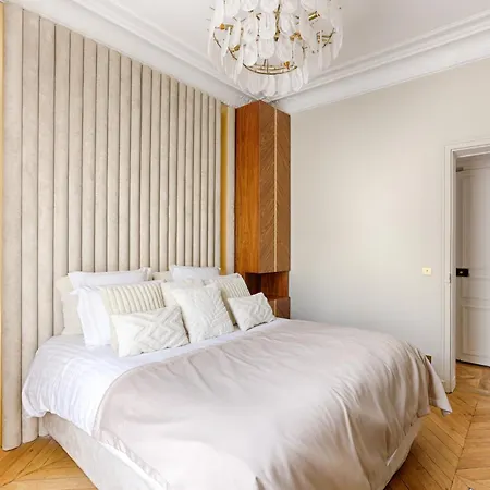 Artistic Luxury 3-Bedroom Apartment - Champs-Elysees *